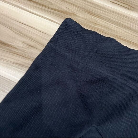 Spanx Look At Me Now Black Seamless Leggings Women’s Small - Picture 3 of 4